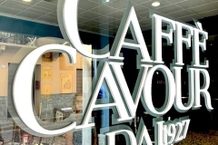 Caffè Cavour - Serravalle (VC) | pvc espanso bianco per la parte frontale, pellicola satinata per il retro.